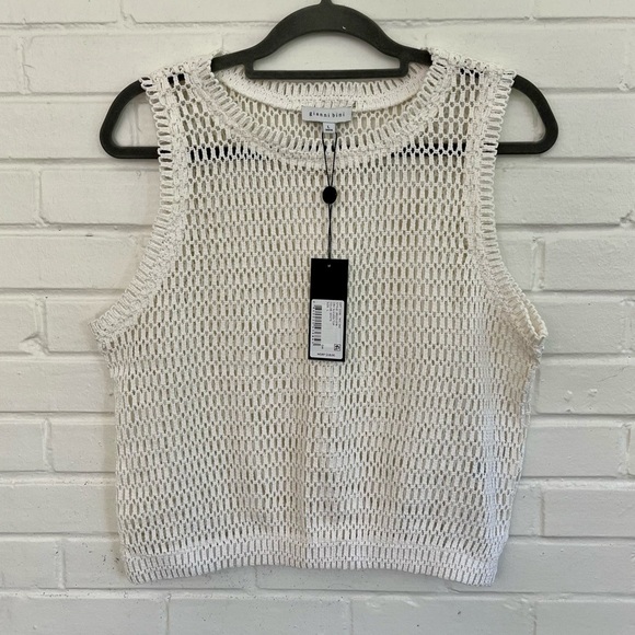 Gianni Bini White Crochet Sleeveless Top and Shorts Cover-Up Set NWT! - Picture 3 of 6